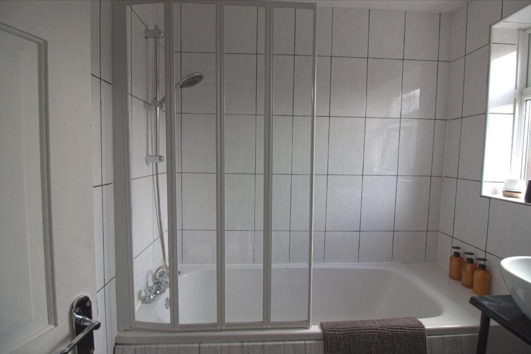 Вилла Egton St - Stylish House With Parking, Near Town! Кингстон-апон-Халл Экстерьер фото